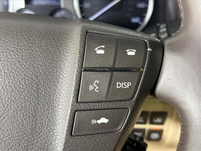 Used 2013 Lexus LX 570 4WD w/ Luxury Pkg w/Pre-crash image 28