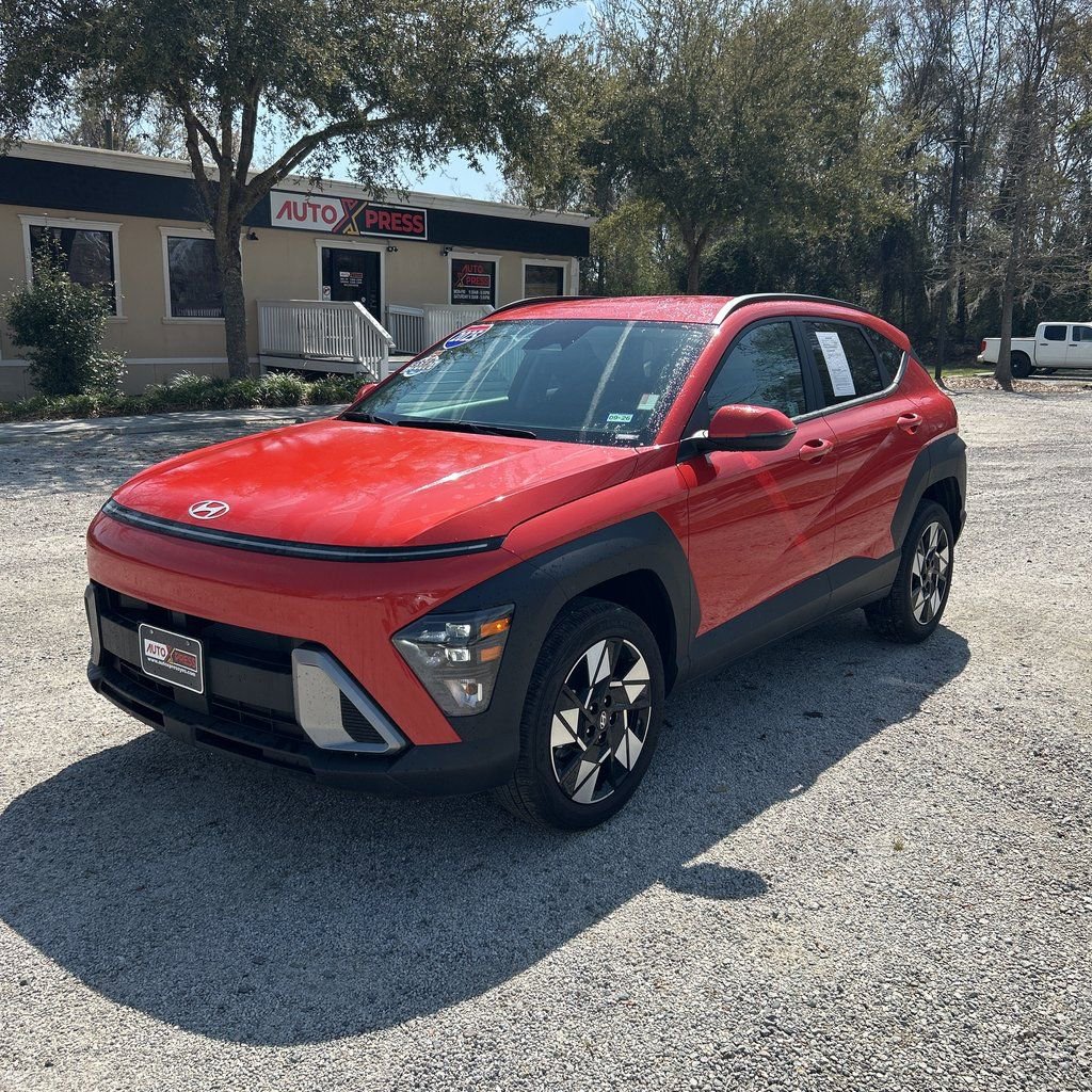 Used 2025 Hyundai Kona SEL image 1