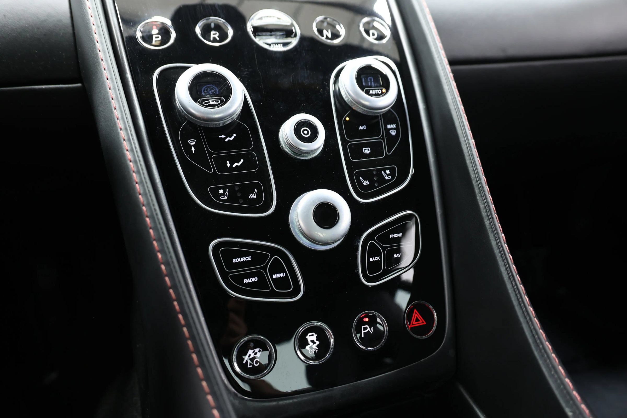 Used 2014 Aston Martin Vanquish Coupe RWD image 40