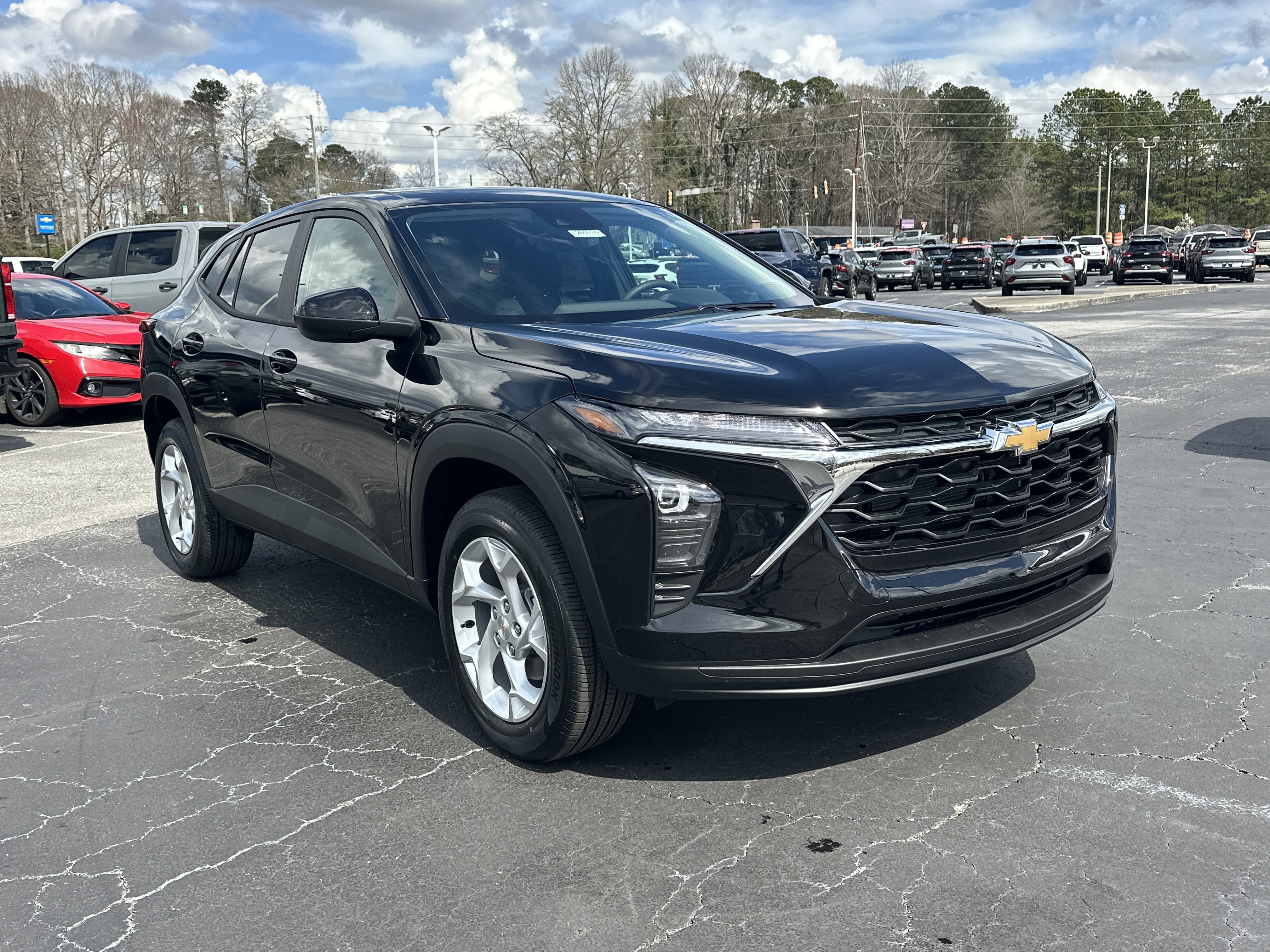 New 2026 Chevrolet Trax LS w/ LS Convenience Package FWD video 2