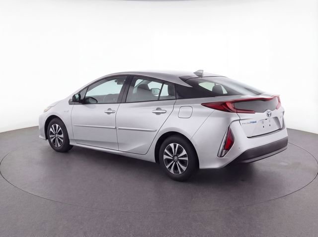 Used 2017 Toyota Prius Prime Premium image 3