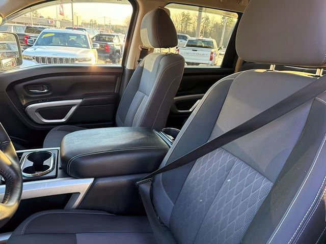 Used 2021 Nissan Titan SV w/ SV Convenience Package image 17