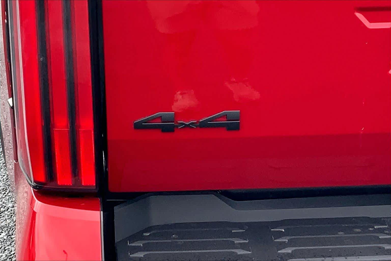 Used 2024 Toyota Tundra Limited AWD/4WD image 10