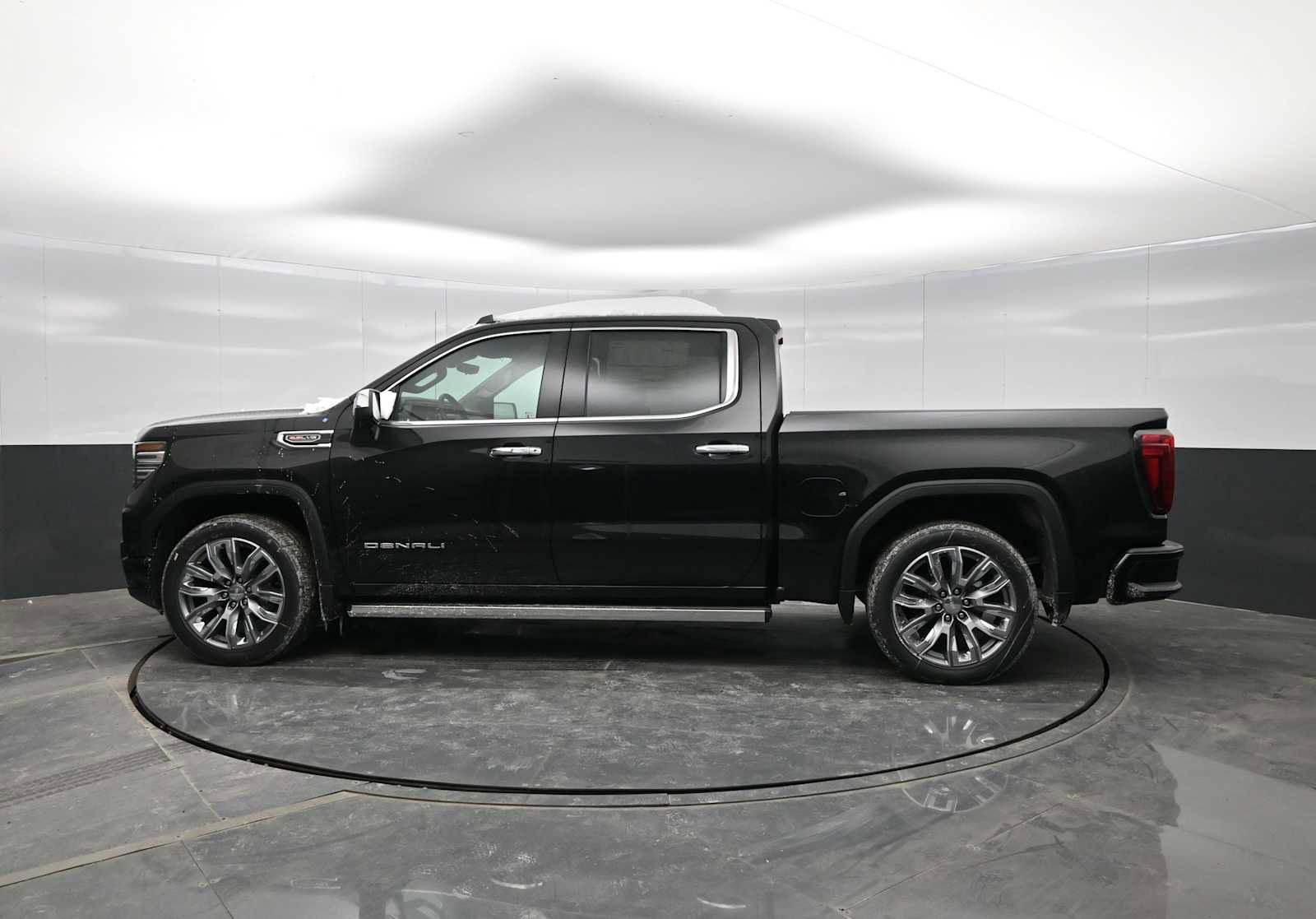 New 2026 GMC Sierra 1500 Denali w/ Denali Reserve Package image 5