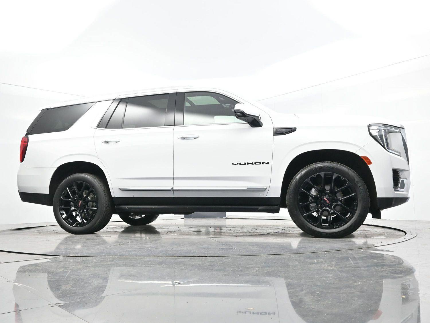 Used 2023 GMC Yukon SLT w/ SLT Premium Package image 43