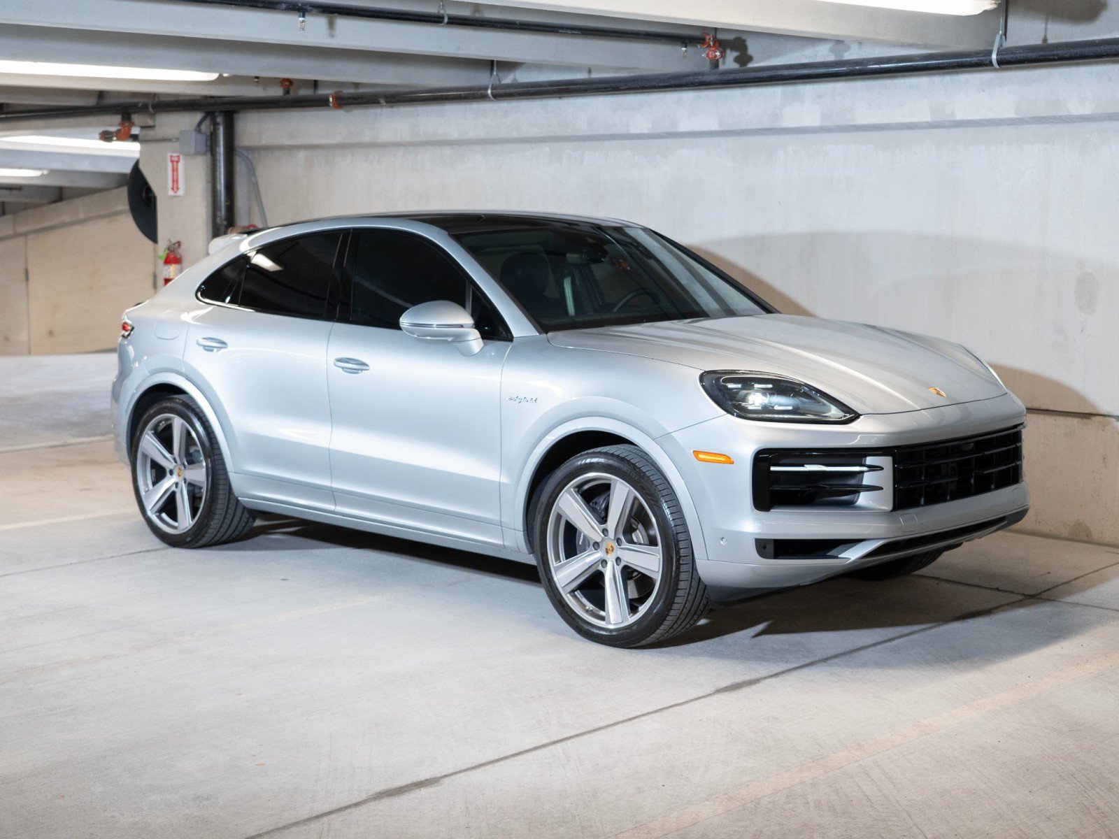 Certified 2024 Porsche Cayenne GTS AWD/4WD image 7