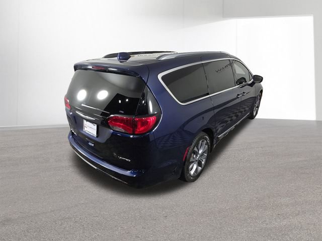 Used 2018 Chrysler Pacifica Limited w/ Tire & Wheel Group image 42