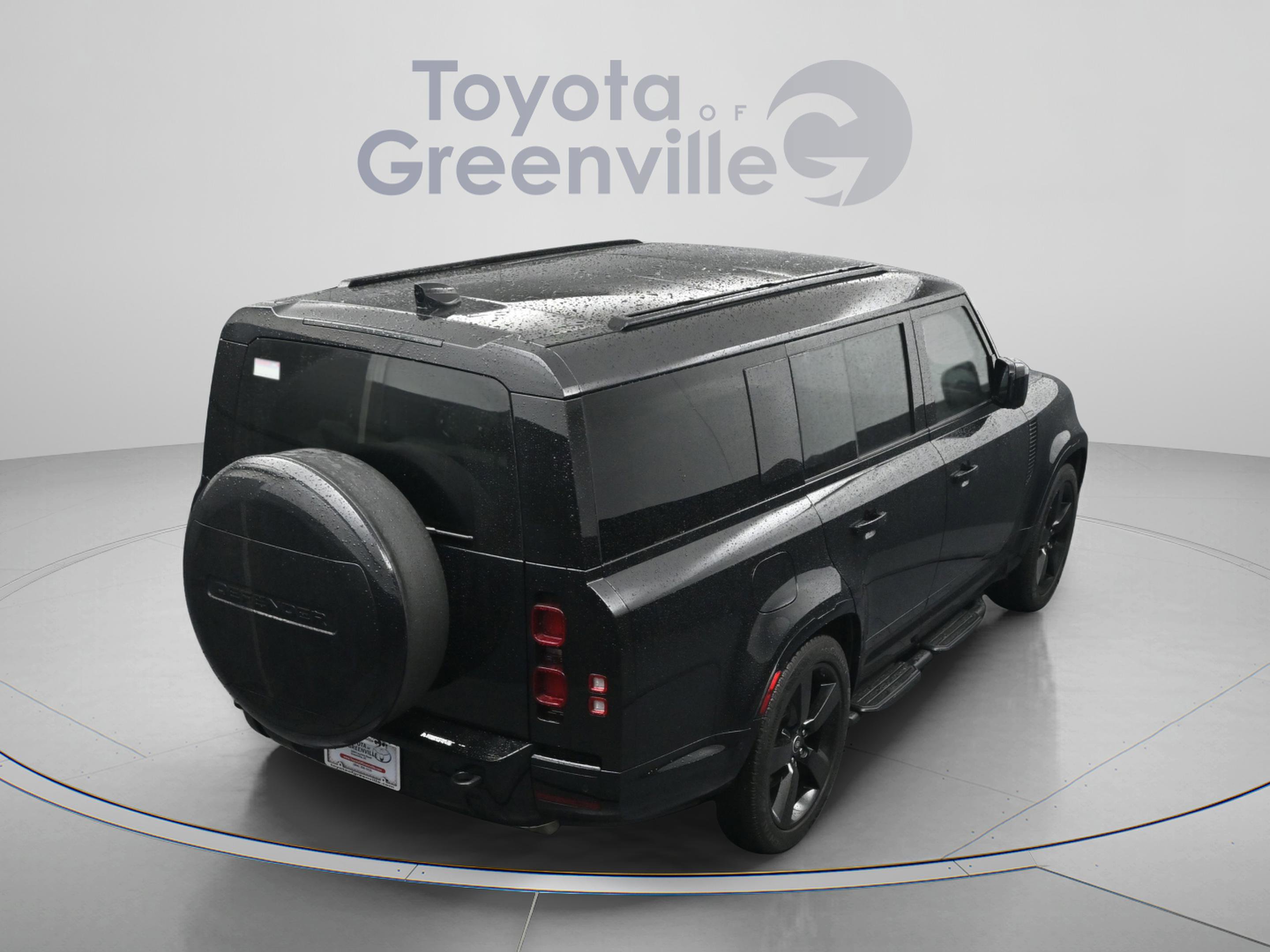 Used 2025 Land Rover Defender 130 X-Dynamic SE AWD/4WD image 14