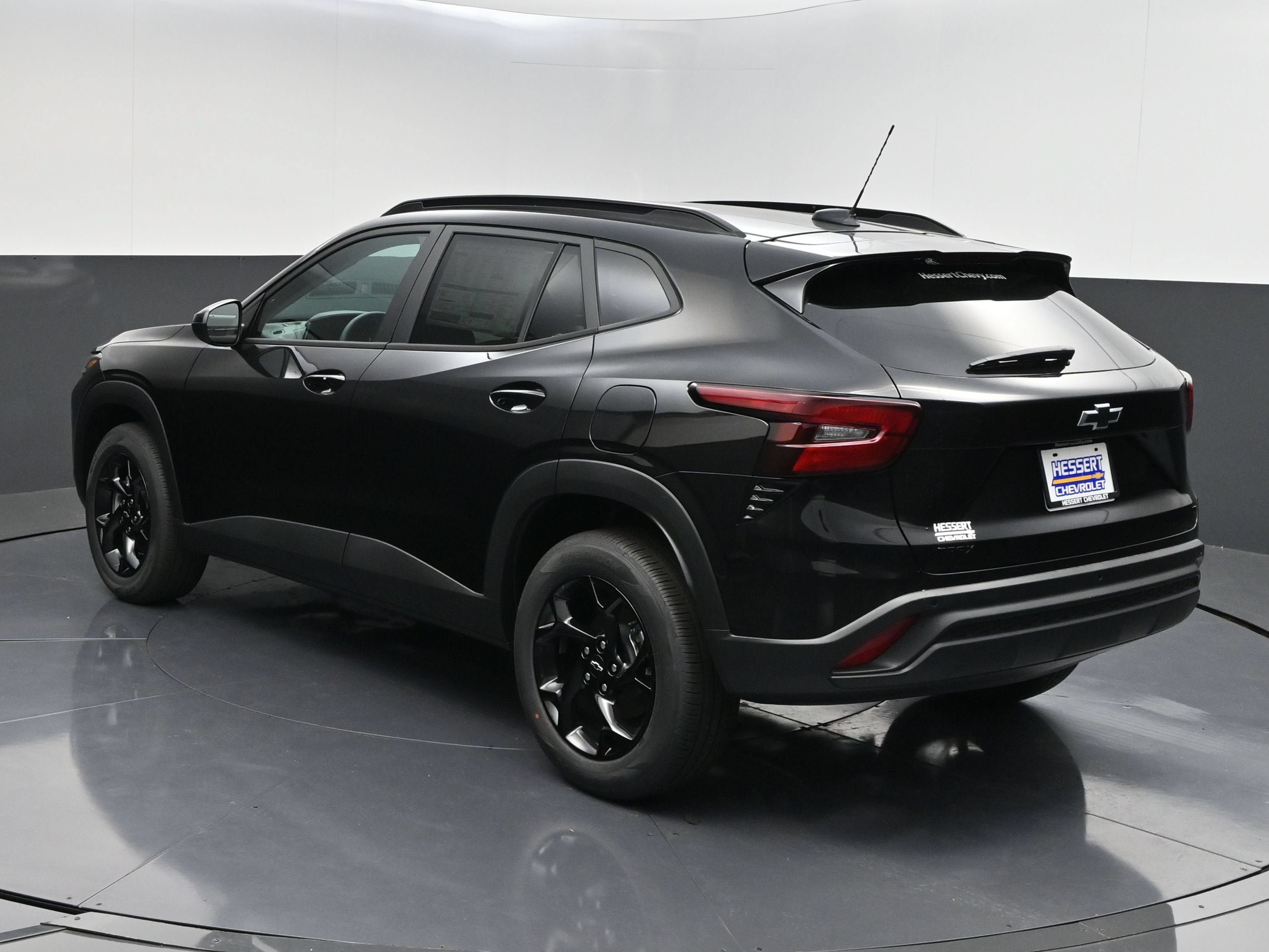 New 2026 Chevrolet Trax LT w/ Sunroof Package FWD image 6