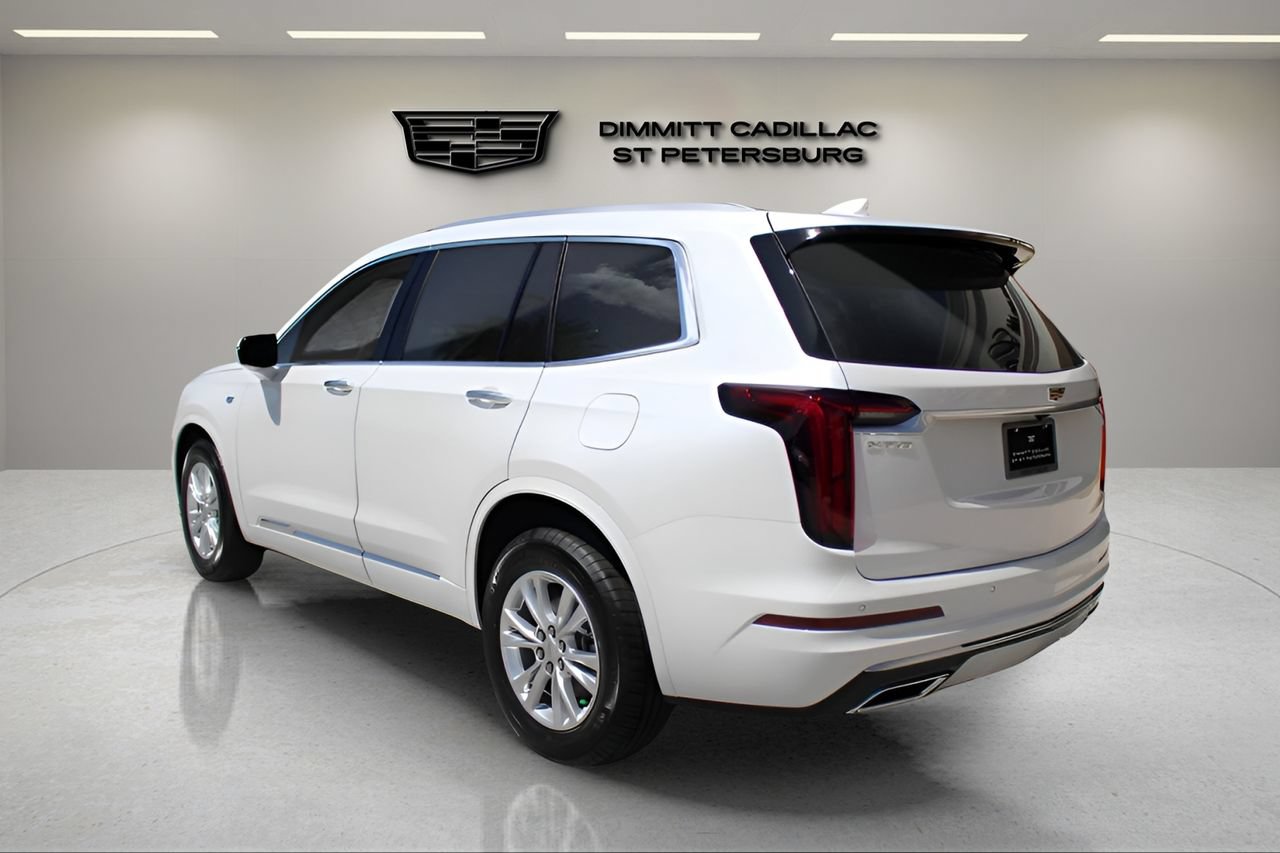 New 2025 Cadillac XT6 Luxury FWD image 3