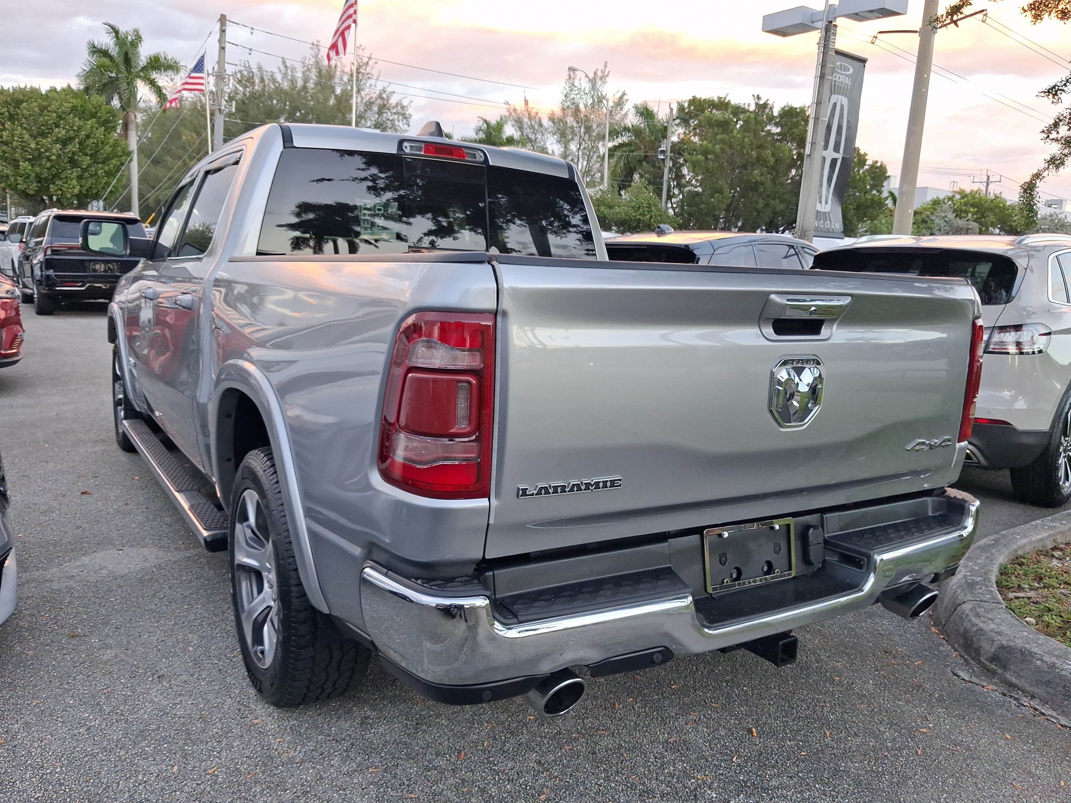 Used 2021 RAM 1500 Laramie AWD/4WD image 3
