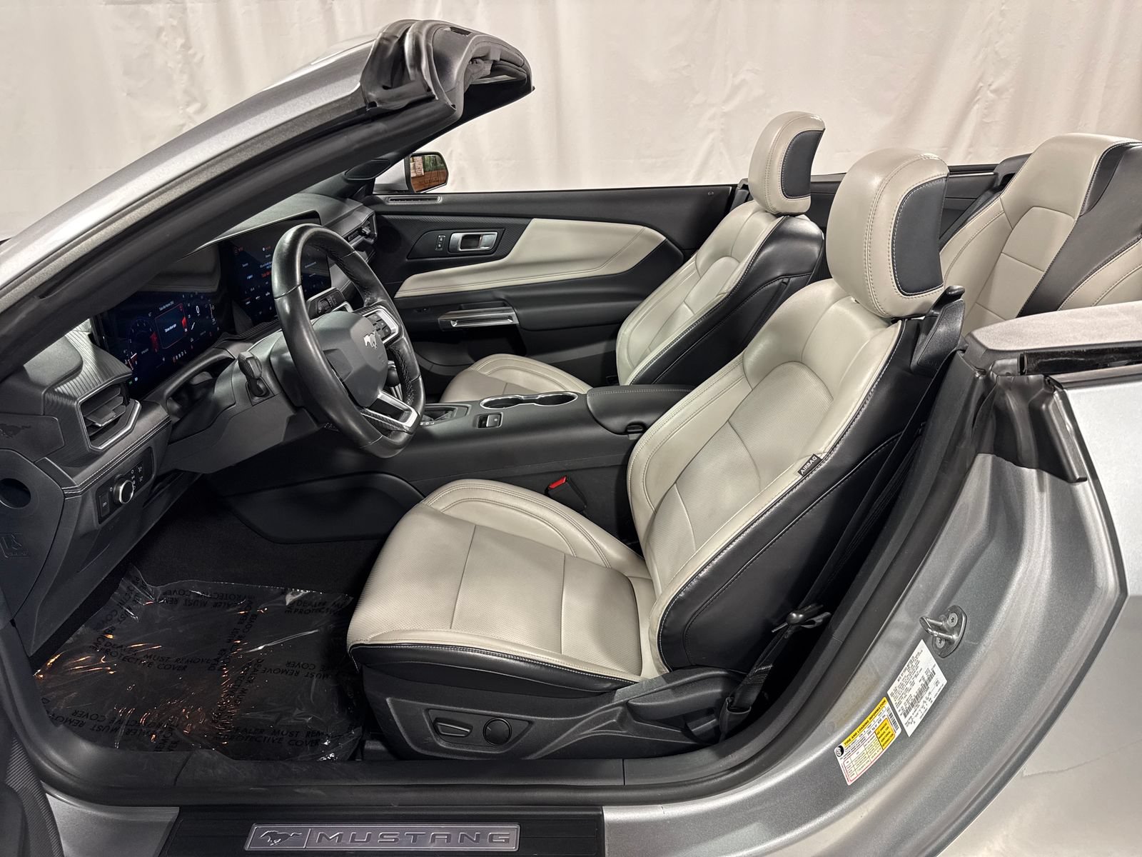 Used 2024 Ford Mustang Premium RWD image 3