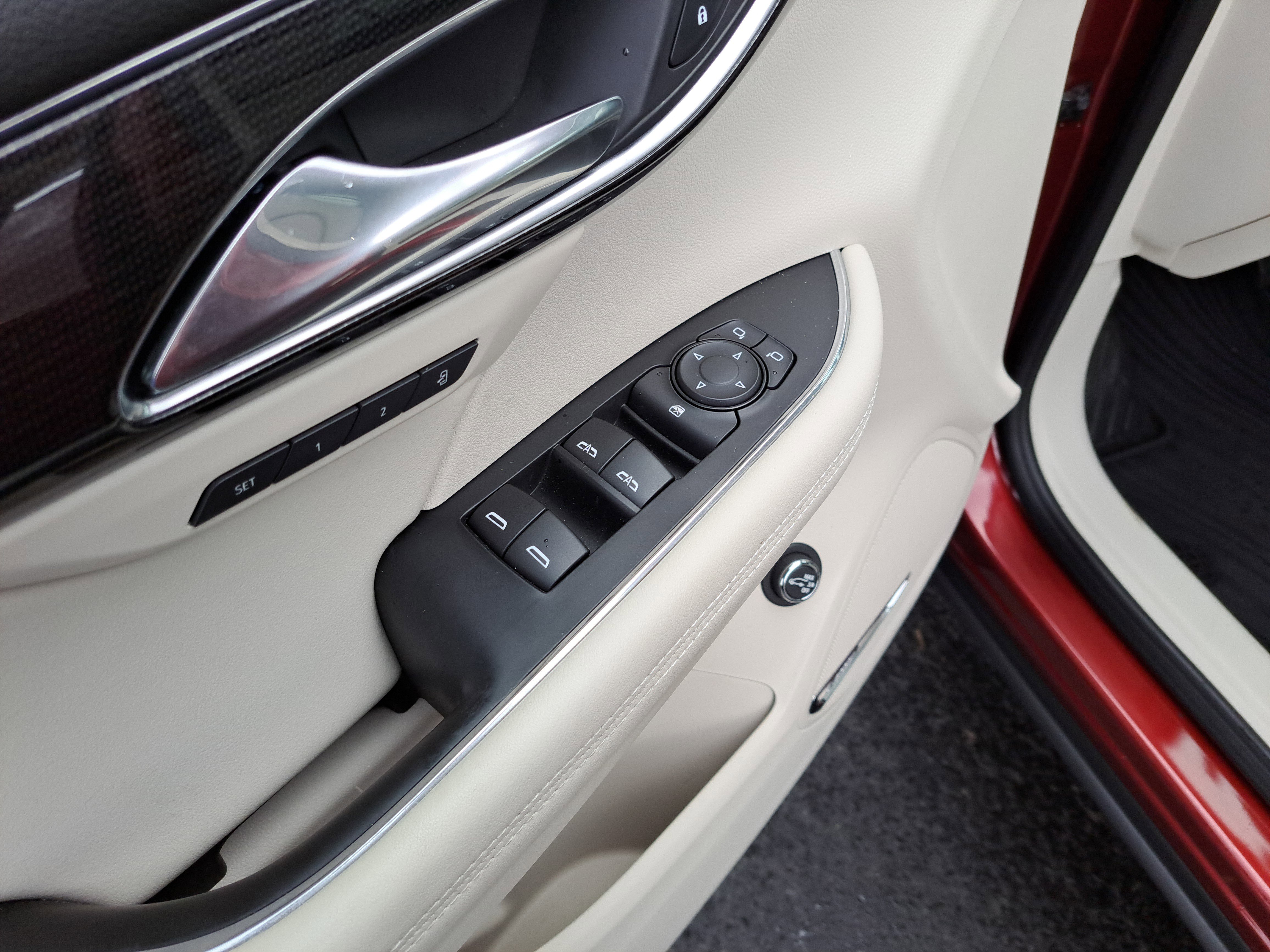 Used 2022 Buick Envision Essence w/ Technology Package I image 15