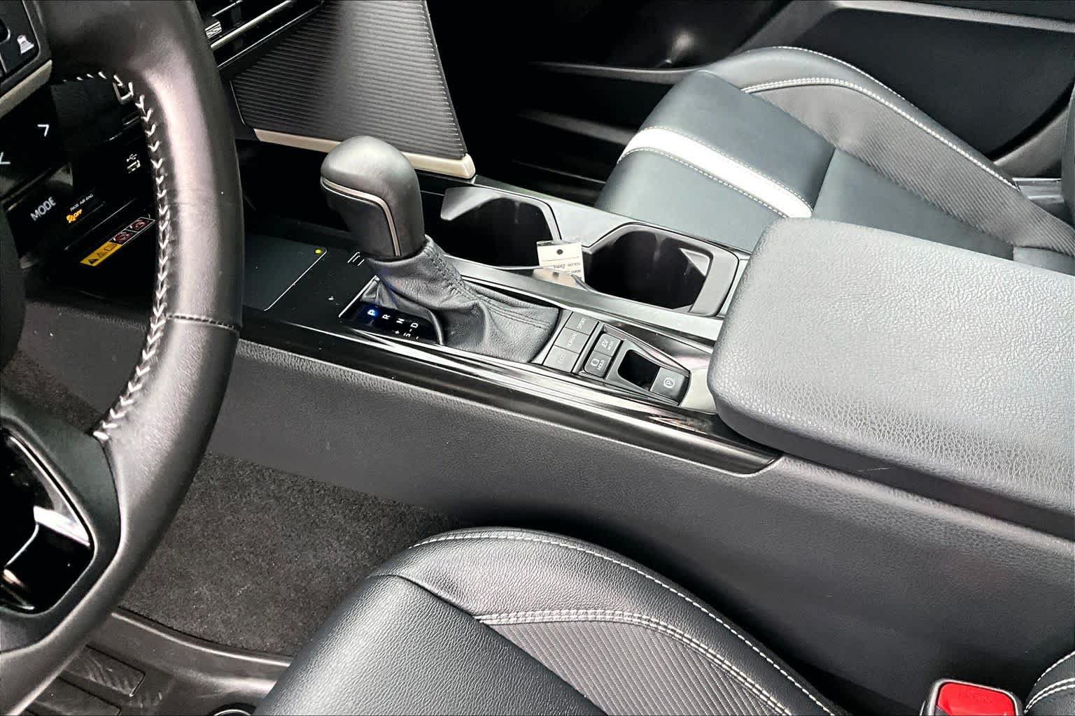 Used 2026 Toyota Camry SE AWD/4WD image 15