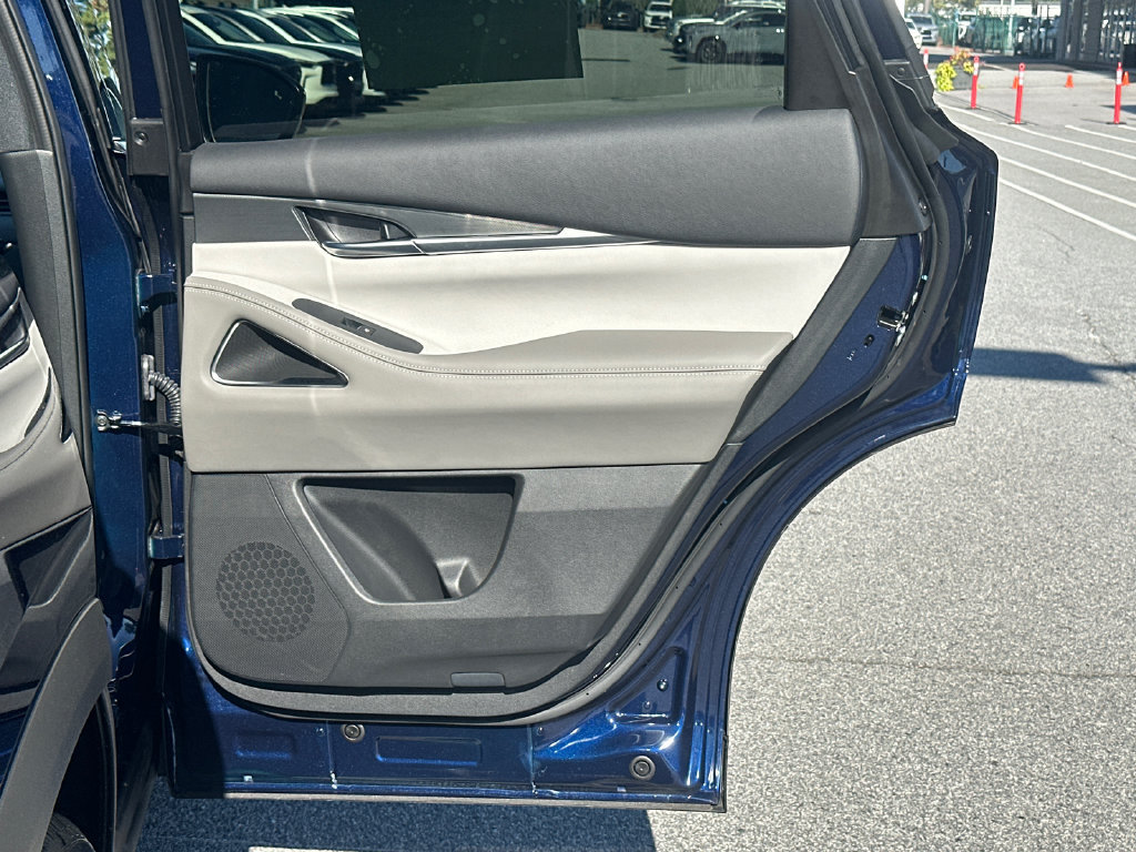 Certified 2027 INFINITI QX60 Luxe w/ Cargo Package FWD image 14