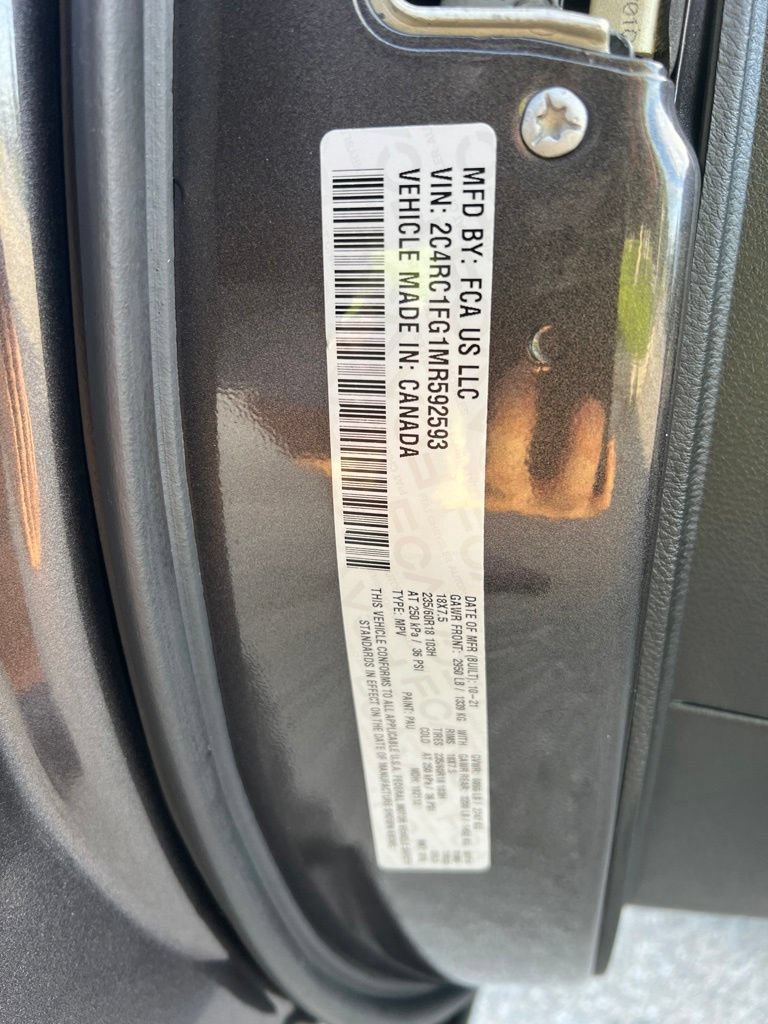 Used 2021 Chrysler Pacifica Touring w/ S Appearance Package FWD image 32