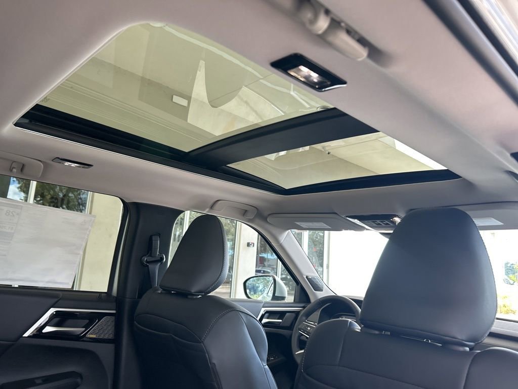 New 2026 Mitsubishi Outlander SE image 31