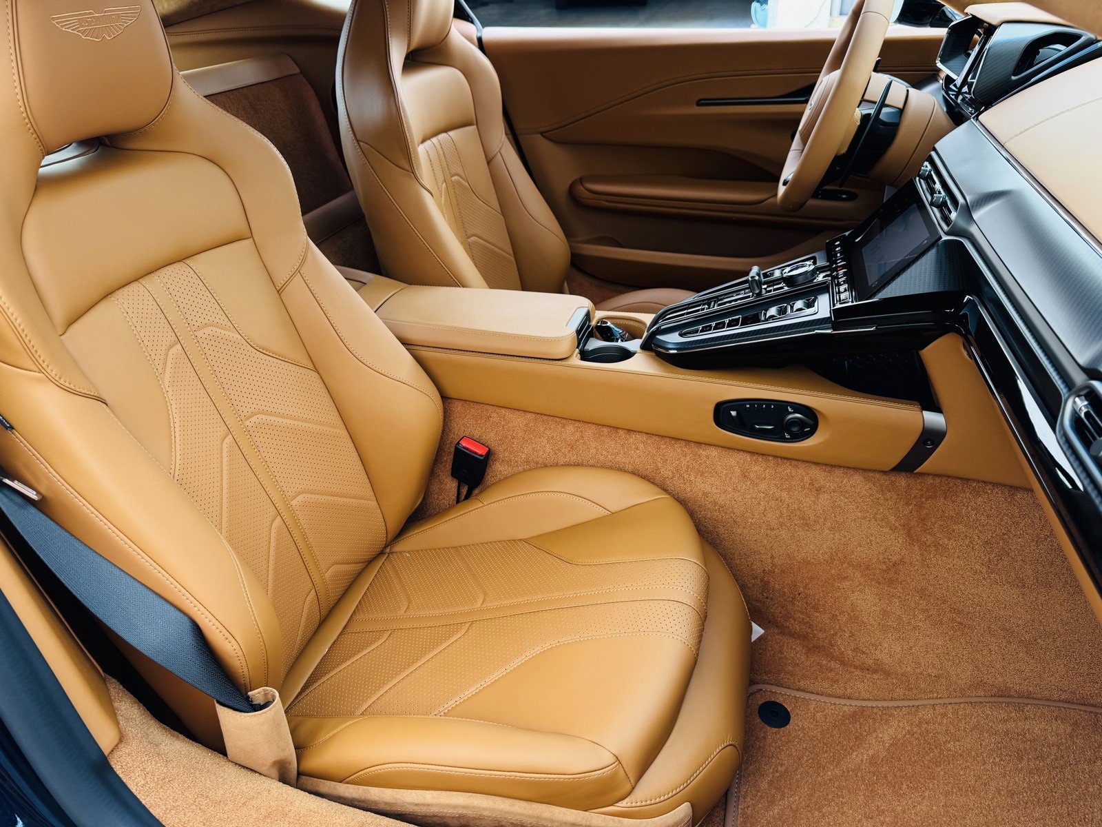 New 2026 Aston Martin V8 Vantage Coupe image 18