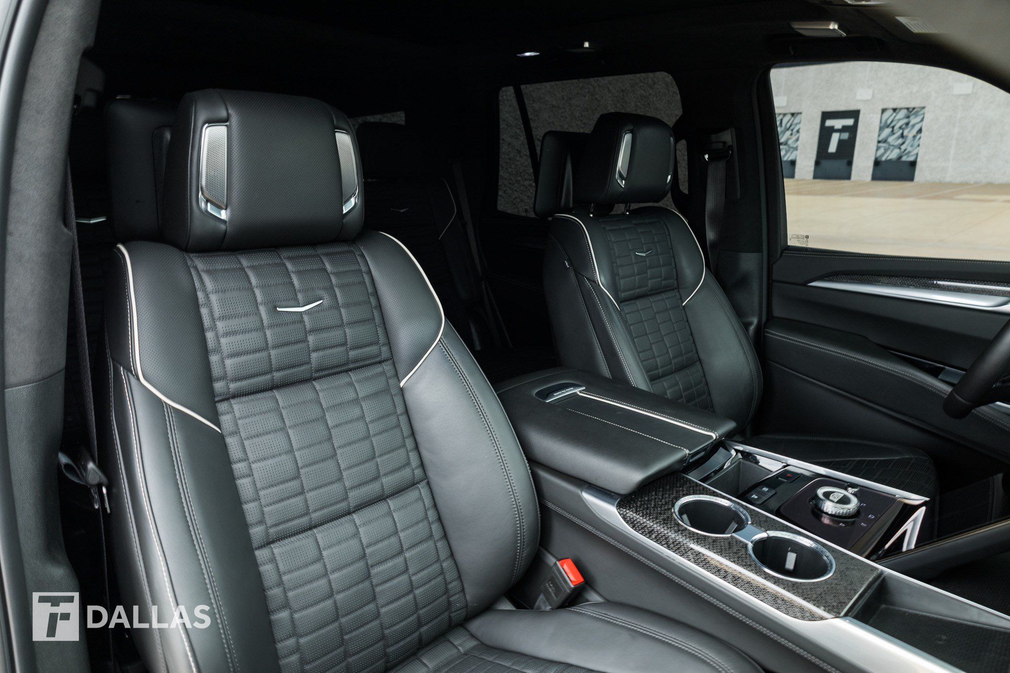 Used 2025 Cadillac Escalade V w/ LPO, ONYX Package AWD/4WD image 41