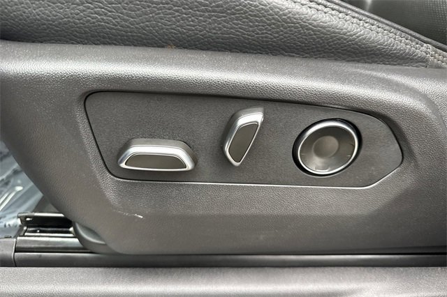 Used 2025 GMC Sierra 2500 Denali image 13