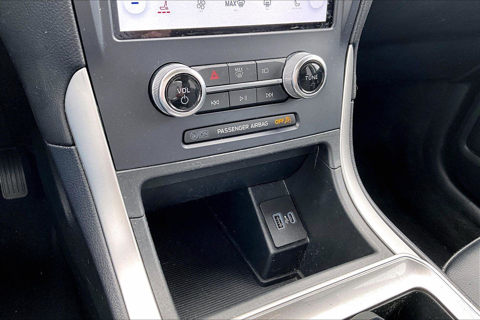 Used 2023 Ford Edge SEL image 32