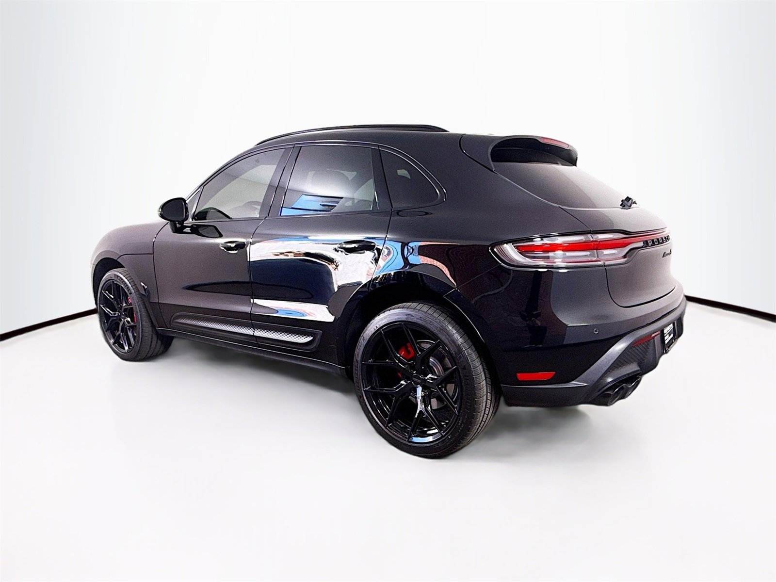 Used 2023 Porsche Macan S image 3