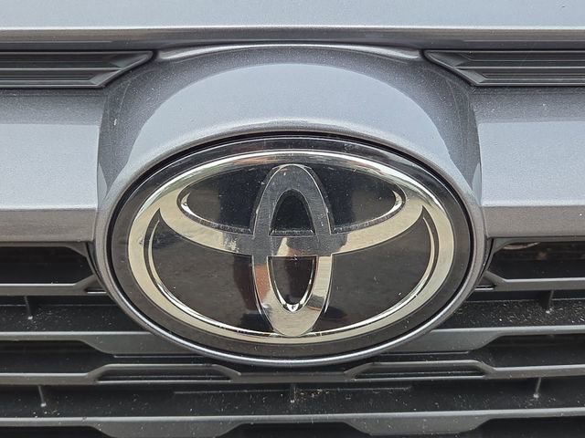 Used 2022 Toyota RAV4 LE FWD image 29