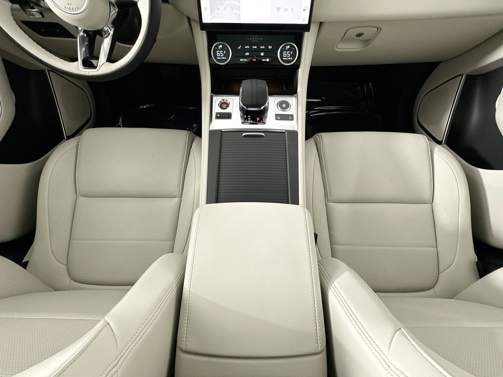 Used 2026 Jaguar F-PACE R-Dynamic S image 22