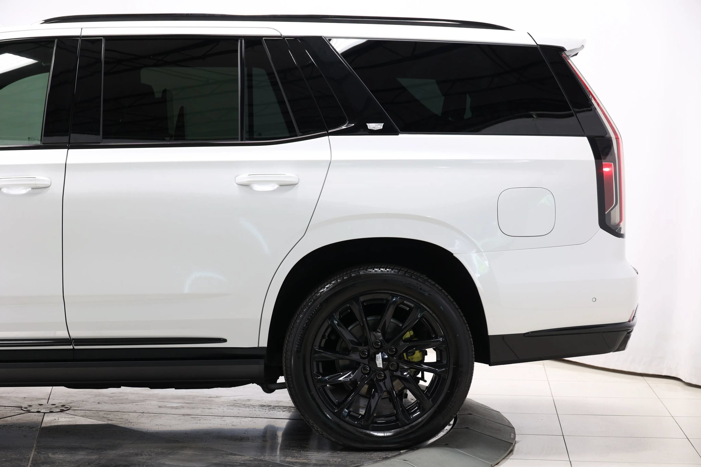 Used 2023 Cadillac Escalade Sport Platinum w/ LPO, ONYX Package RWD image 9