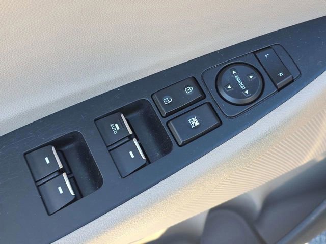 Used 2017 Hyundai Tucson Limited w/ Limited Ultimate Package 03 image 28