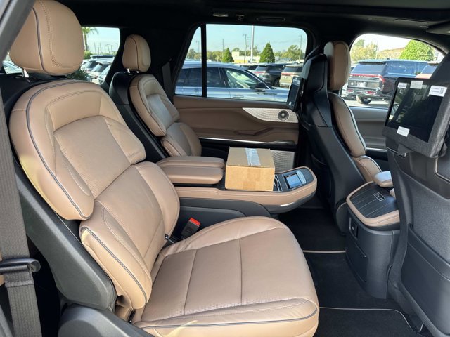 New 2025 Lincoln Navigator L Black Label image 22