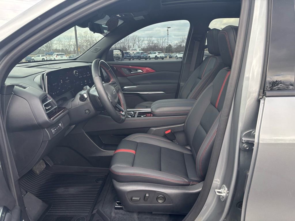 Used 2024 Chevrolet Traverse RS w/ LPO, Floor Liner Package image 16