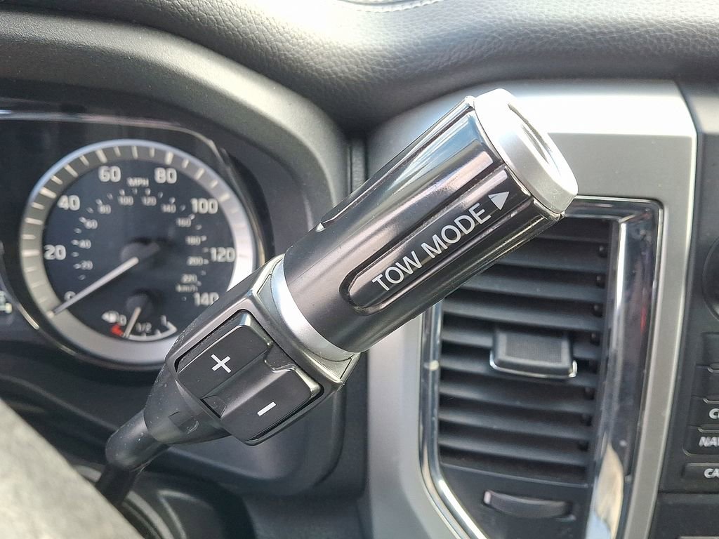 Used 2017 Nissan Titan PRO-4X image 9