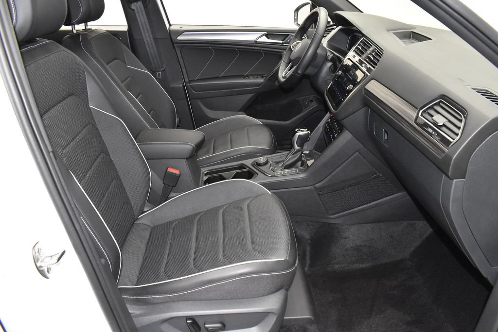 Used 2024 Volkswagen Tiguan SEL R-Line AWD/4WD image 27