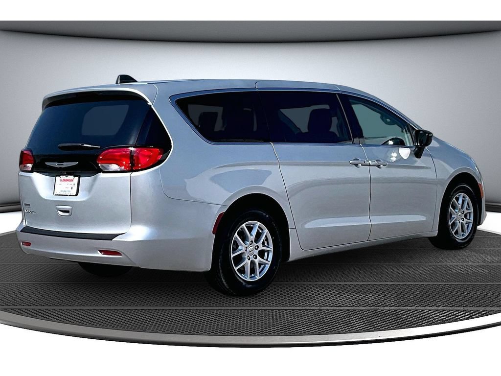 Certified 2024 Chrysler Voyager LX FWD image 18