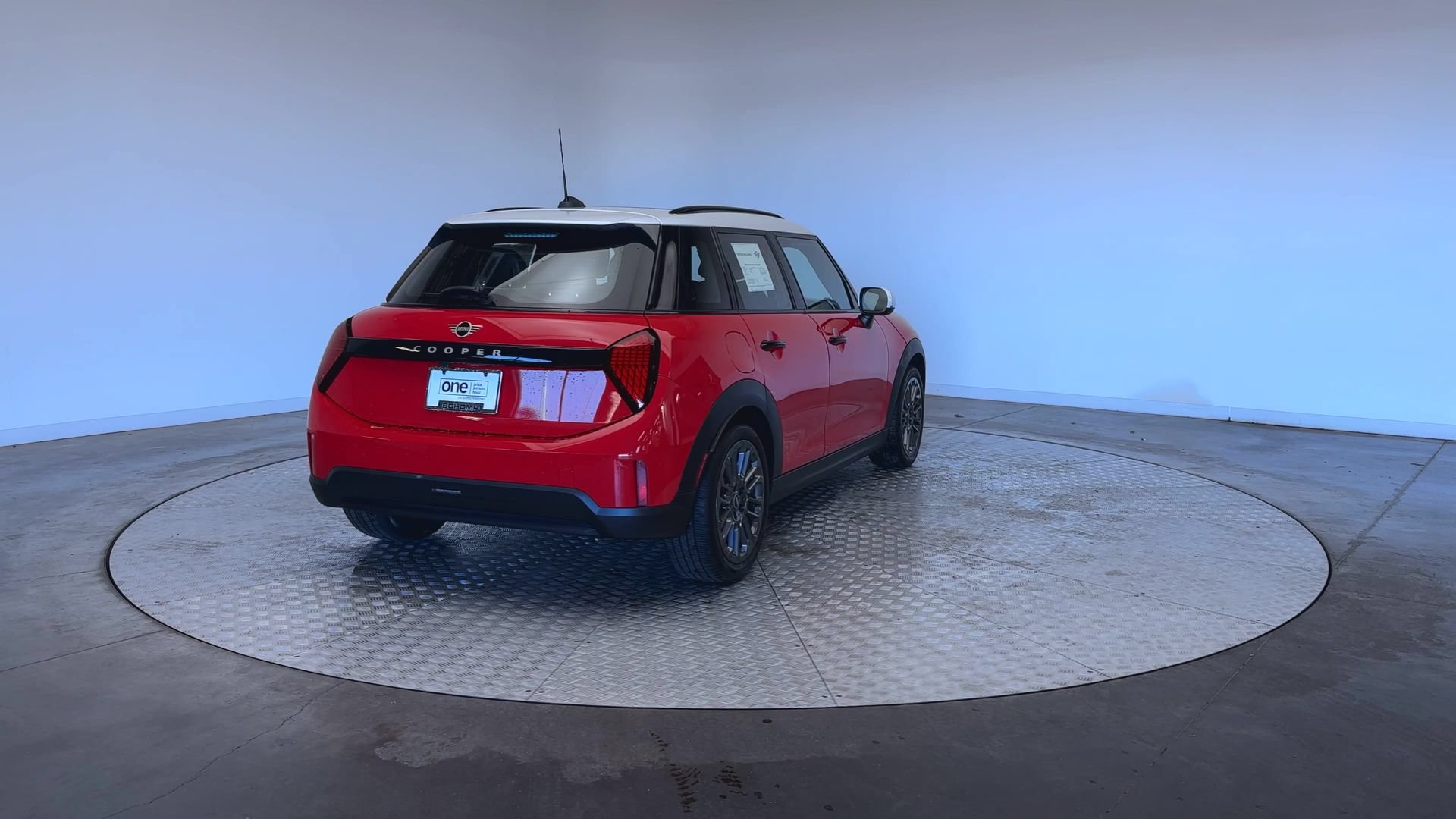 Used 2026 MINI Cooper 4-Door Hardtop FWD image 8