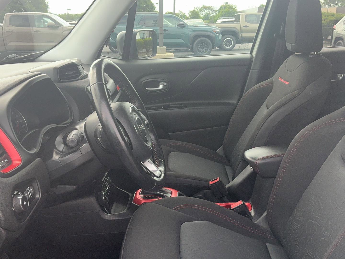 Used 2016 Jeep Renegade Trailhawk AWD/4WD image 19