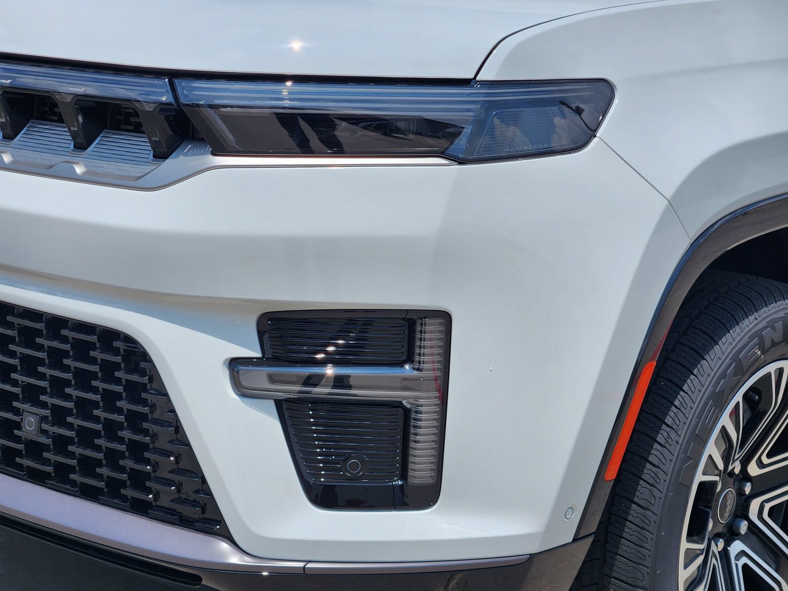 New 2026 Jeep Grand Wagoneer 4WD image 9