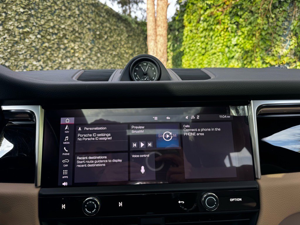 Used 2024 Porsche Macan image 15