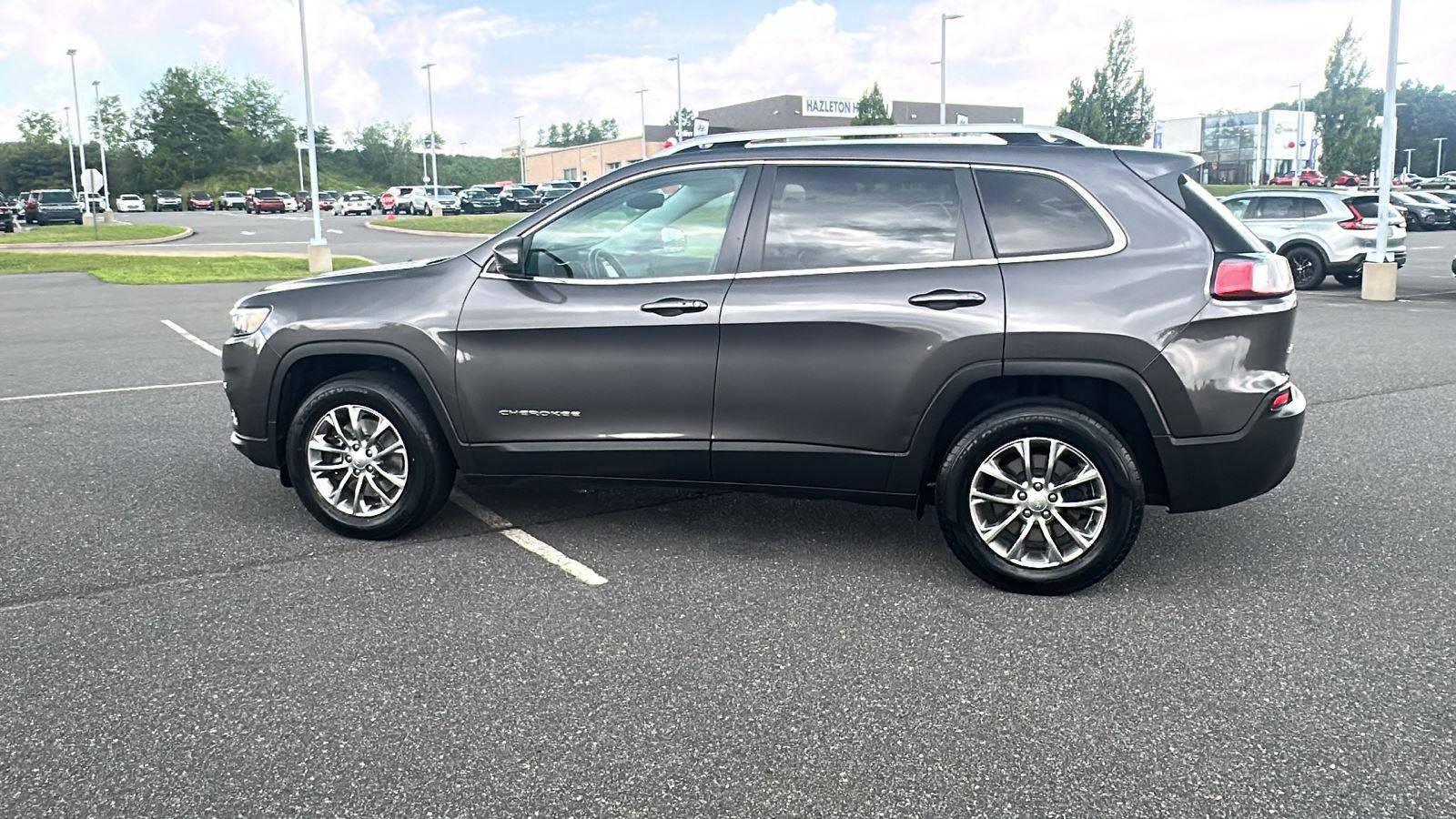 Used 2019 Jeep Cherokee Latitude Plus w/ Comfort/Convenience Group image 12