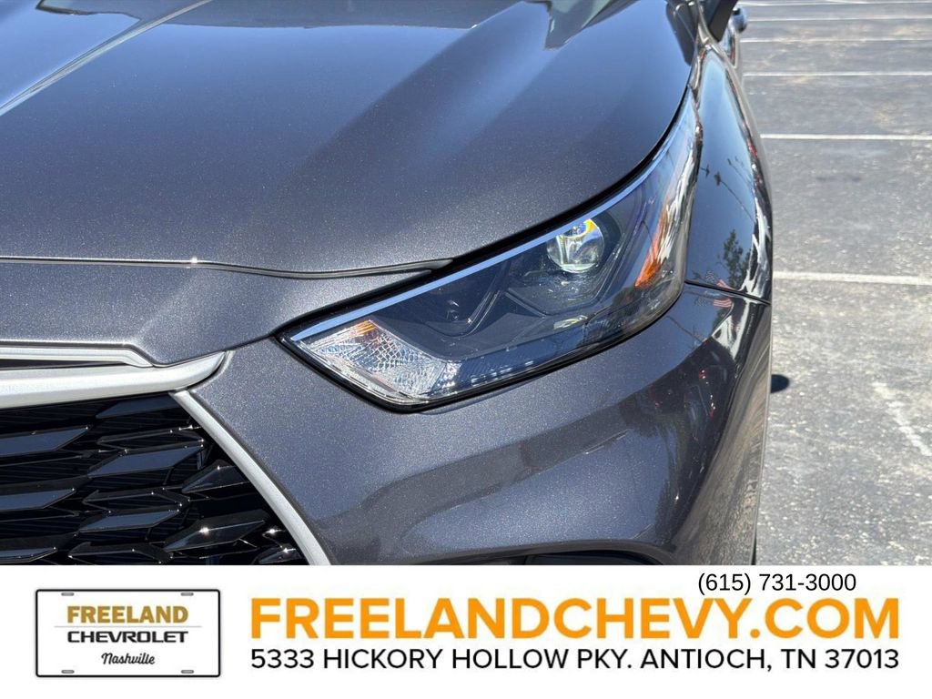 Used 2024 Toyota Highlander LE AWD/4WD image 10