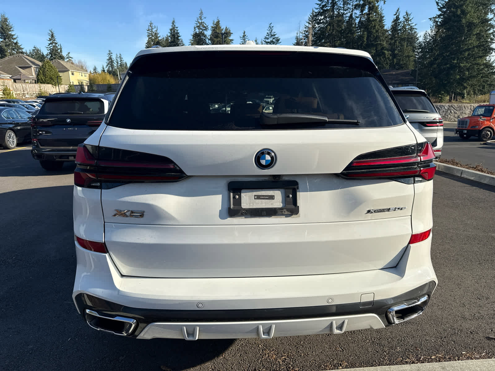 Used 2025 BMW X5 xDrive50e w/ M Sport Package image 5