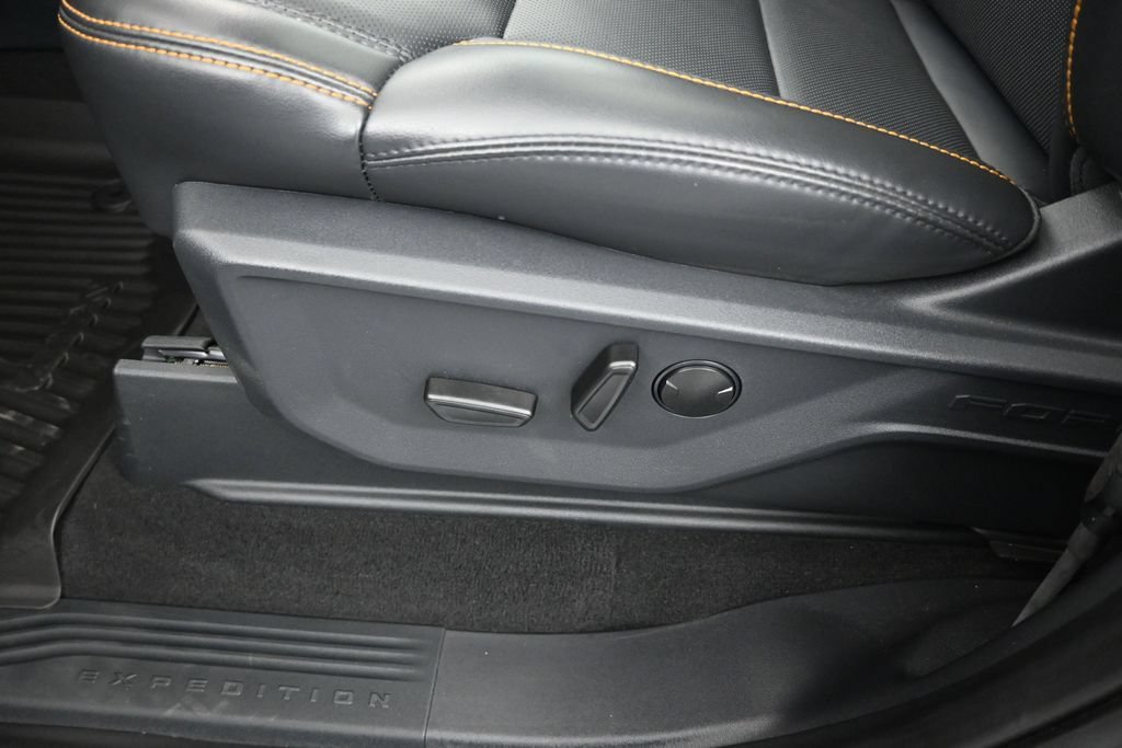 Used 2025 Ford Expedition Tremor AWD/4WD image 20