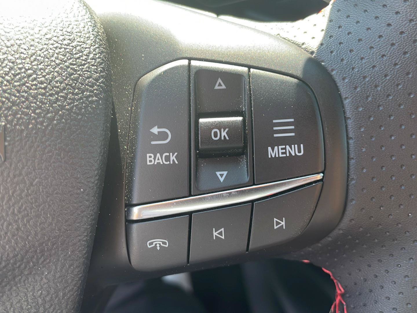 Used 2025 Ford Escape ST-Line w/ Tech Pack #1 AWD/4WD image 16