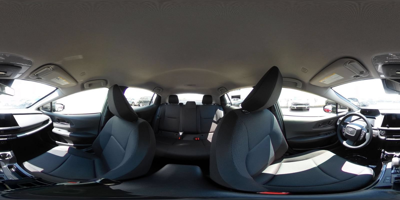 Used 2025 Toyota Prius LE FWD image 41