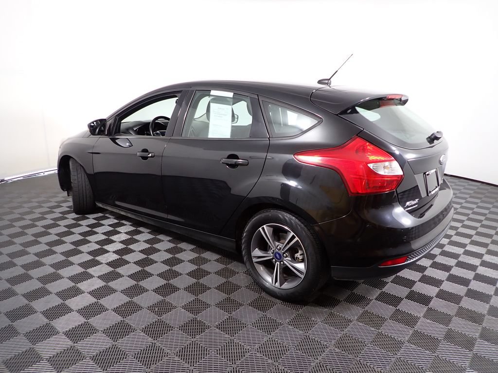 Used 2014 Ford Focus SE w/ SE Sport Package FWD image 11