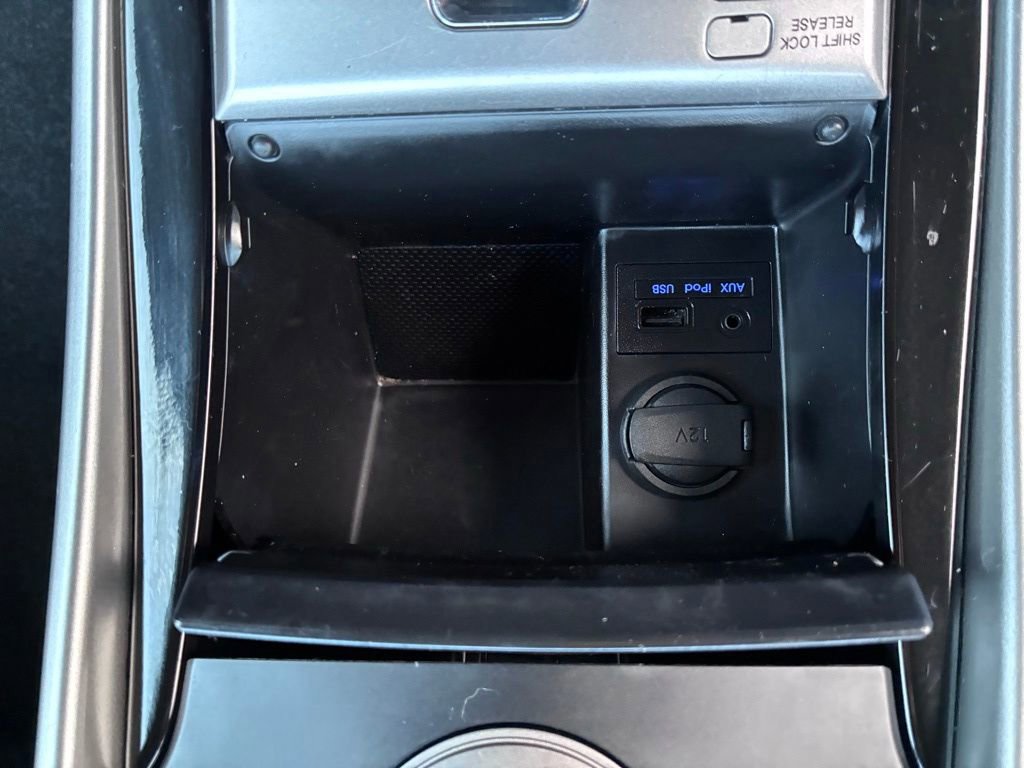 Used 2013 Hyundai Elantra Limited FWD image 30