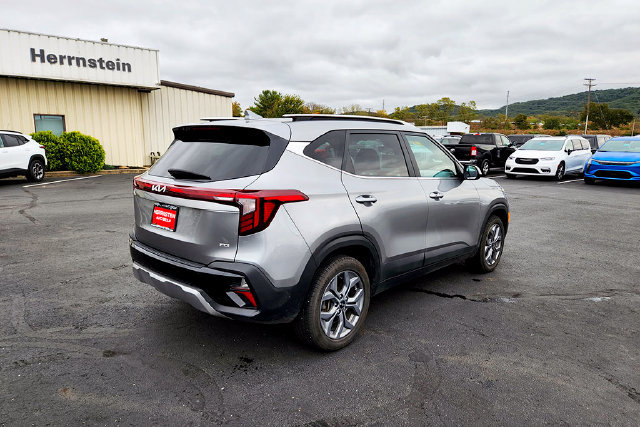 Used 2024 Kia Seltos S AWD/4WD image 31