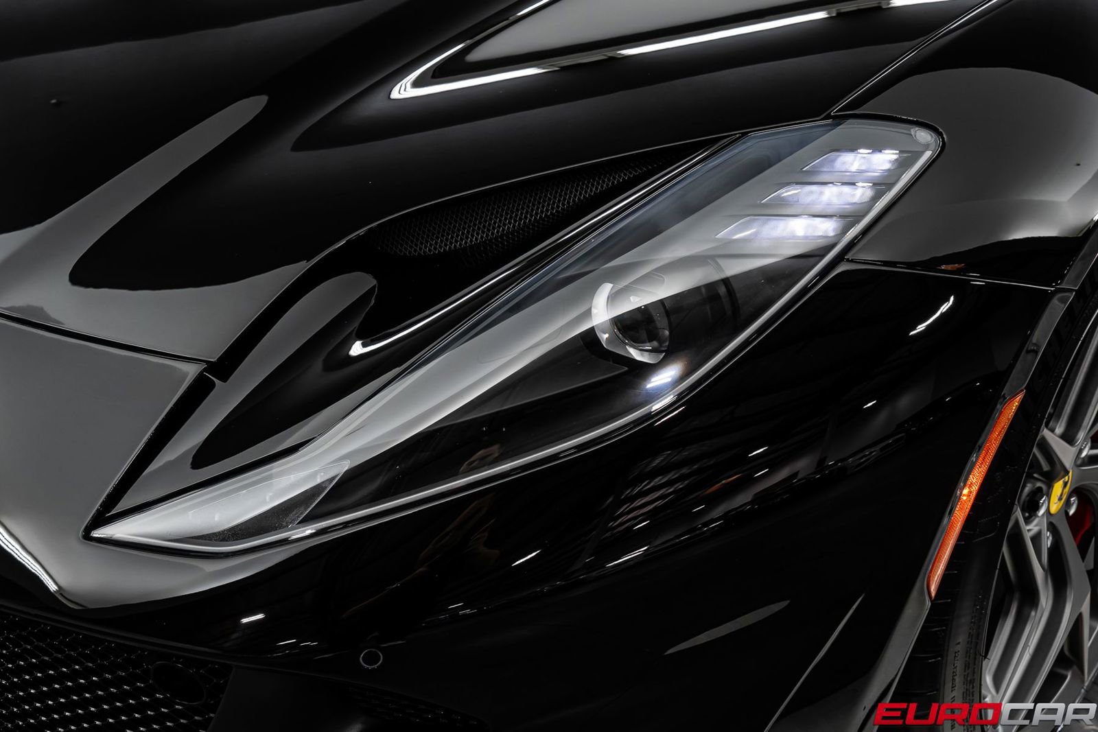 Used 2020 Ferrari 812 Superfast RWD image 12