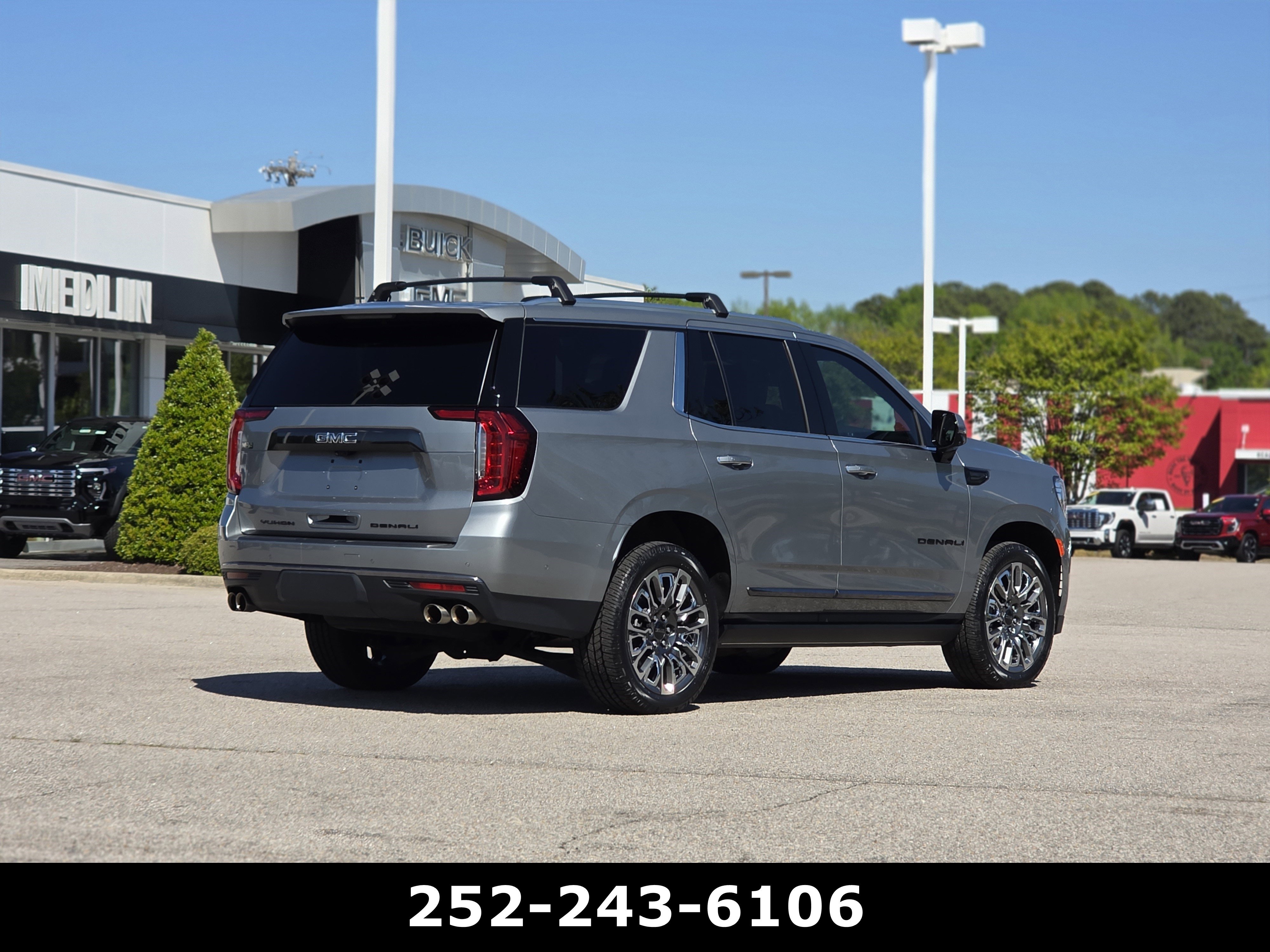 Used 2024 GMC Yukon Denali Ultimate AWD/4WD image 7